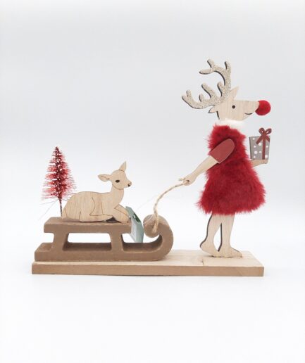 Renna in legno con slitta