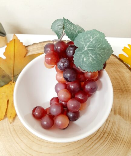 Grappolo uva con foglie