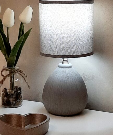 Lampada in ceramica ruvida grigia