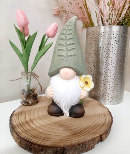 Gnomo in terracotta verde con fiore