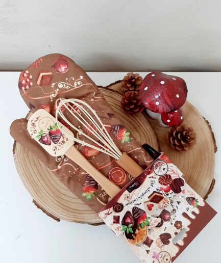 Set cucina guanto, spatola e frusta marrone